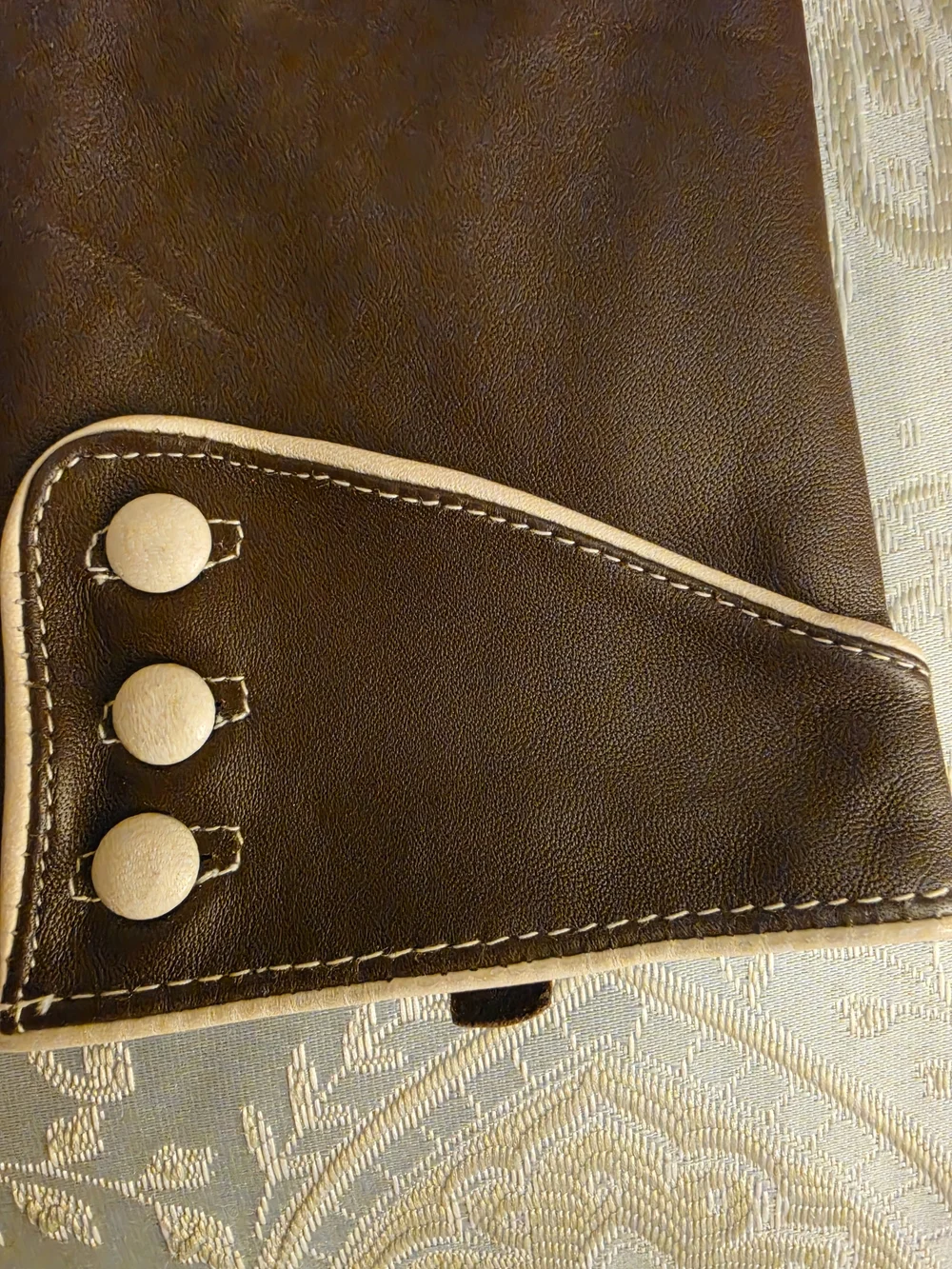 Vintage Women's Dark Brown Leather Button Cuff Gloves